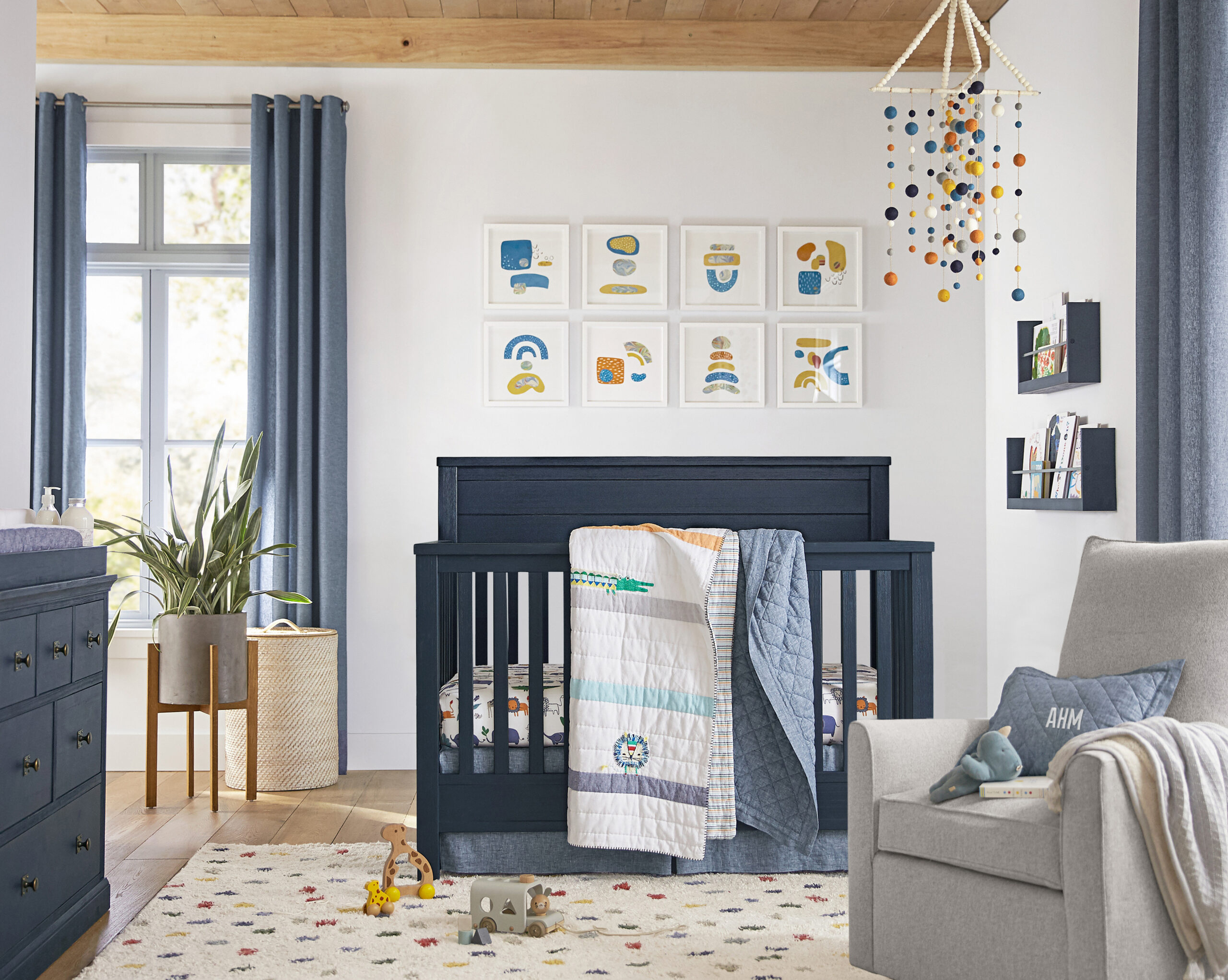How to refresh a baby’s cot